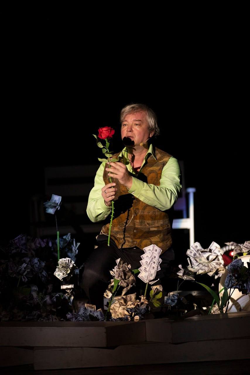 «Цветок душистых прерий». Вчера на сцене к/з «Дружба» состоялась музыкальная новелла Владимира Дубинина «Цветок душистых прерий» по мотивам произведений известного английского писателя Томаса Майн Рида Власть, деньги... «Цветок душистых прерий». Вчера на сцене к/з «Дружба» состоялась музыкальная новелла Владимира Дубинина «Цветок душистых прерий» по мотивам произведений известного английского писателя Томаса Майн Рида Власть, деньги...