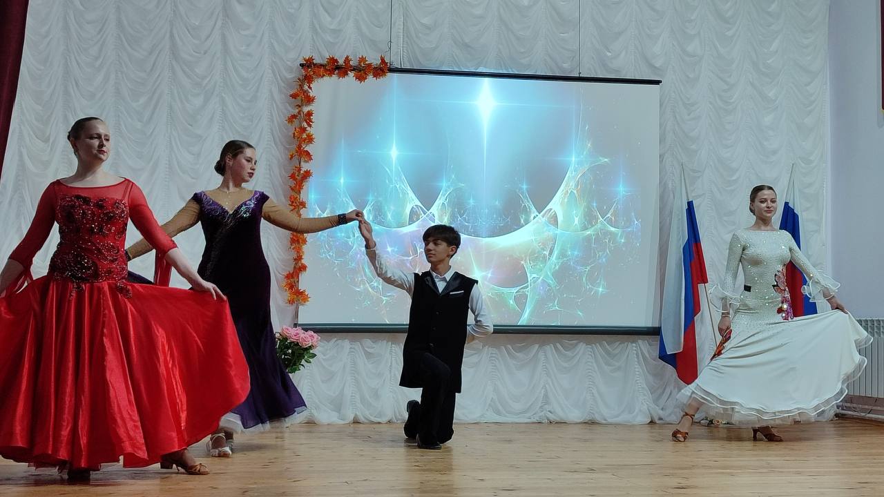 31 октября, в преддверии Дня народного единства, в ДШИ п. Клетня состоялся торжественный концерт 31 октября, в преддверии Дня народного единства, в ДШИ п. Клетня состоялся торжественный концерт