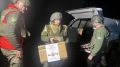 По поручению руководителя СУ СК по Брянской области Алексея Кузьмичева офицеры совместно с молодежными и волонтерскими организациями передали гуманитарную помощь военнослужащим, охраняющим границу Брянской области