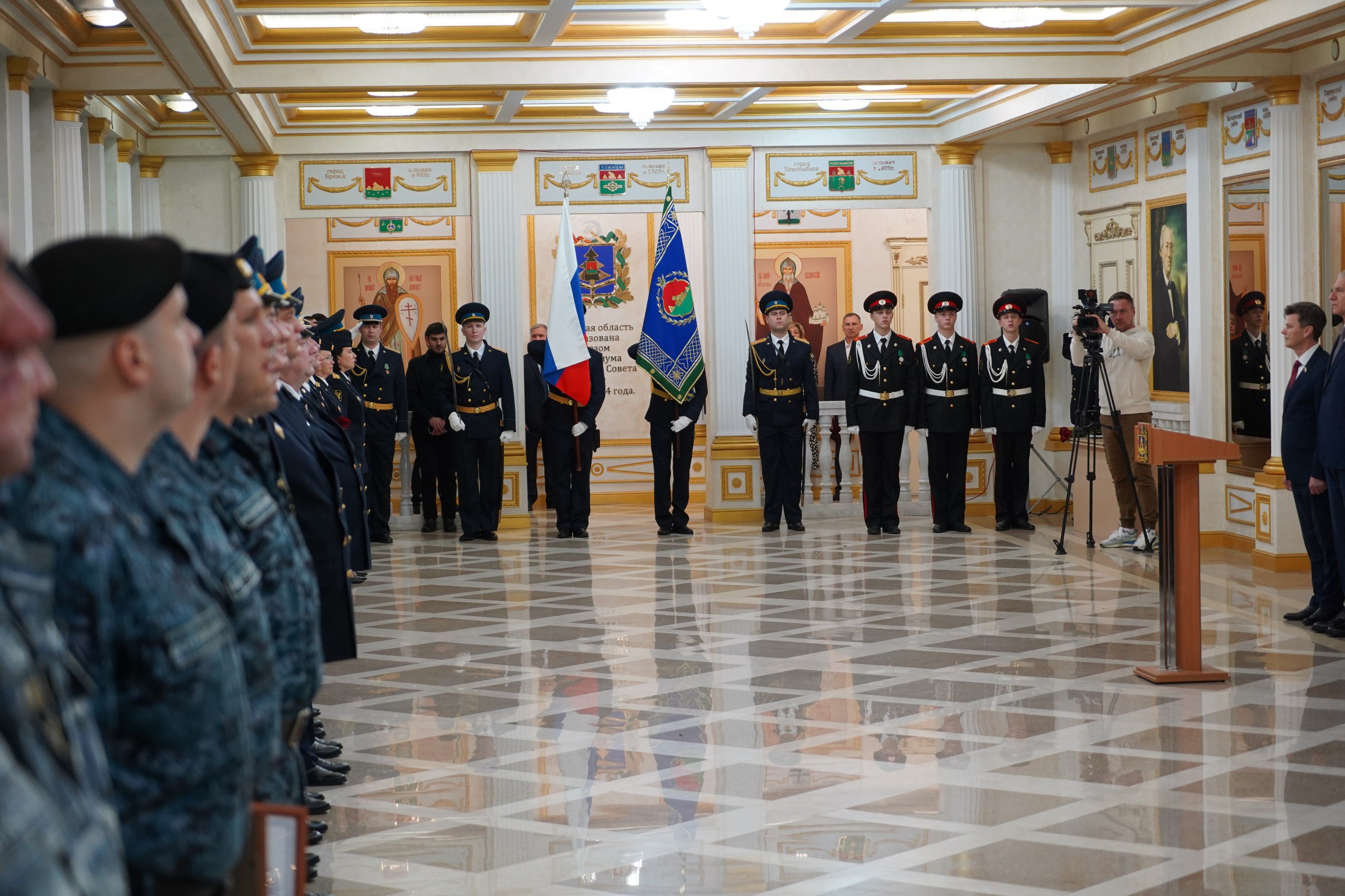 Александр Богомаз: Поздравил сотрудников и ветеранов Управления Федеральной службы судебных приставов по Брянской области с профессиональным праздником и знаменательной датой — 160-летием со дня основания института судебных... Александр Богомаз: Поздравил сотрудников и ветеранов Управления Федеральной службы судебных приставов по Брянской области с профессиональным праздником и знаменательной датой — 160-летием со дня основания института судебных...