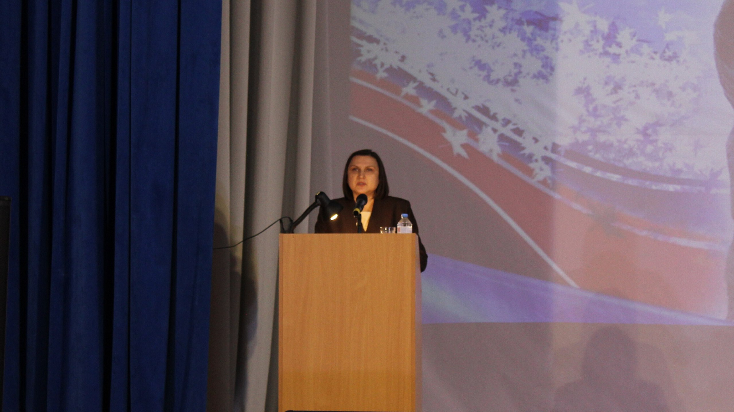 Яркий праздничный концерт, приуроченный к одному из важнейших государственных праздников нашей великой необъятной страны – Дню народного единства, – состоялся 01 ноября в районном Доме культуры