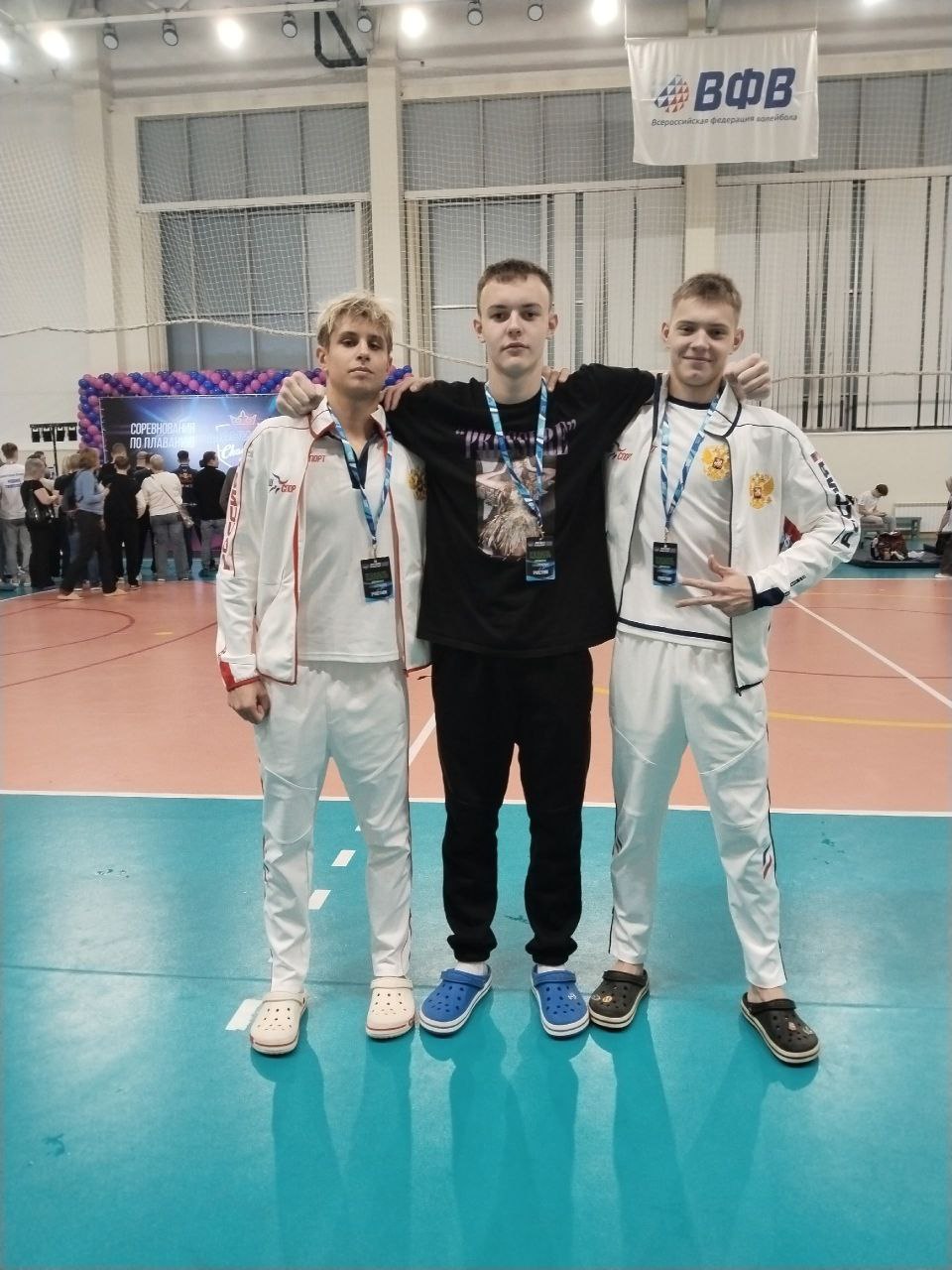 Во второй день Всероссийских соревнований по плаванию в Казани брянцы вновь поднимались на пьедестал почета Во второй день Всероссийских соревнований по плаванию в Казани брянцы вновь поднимались на пьедестал почета