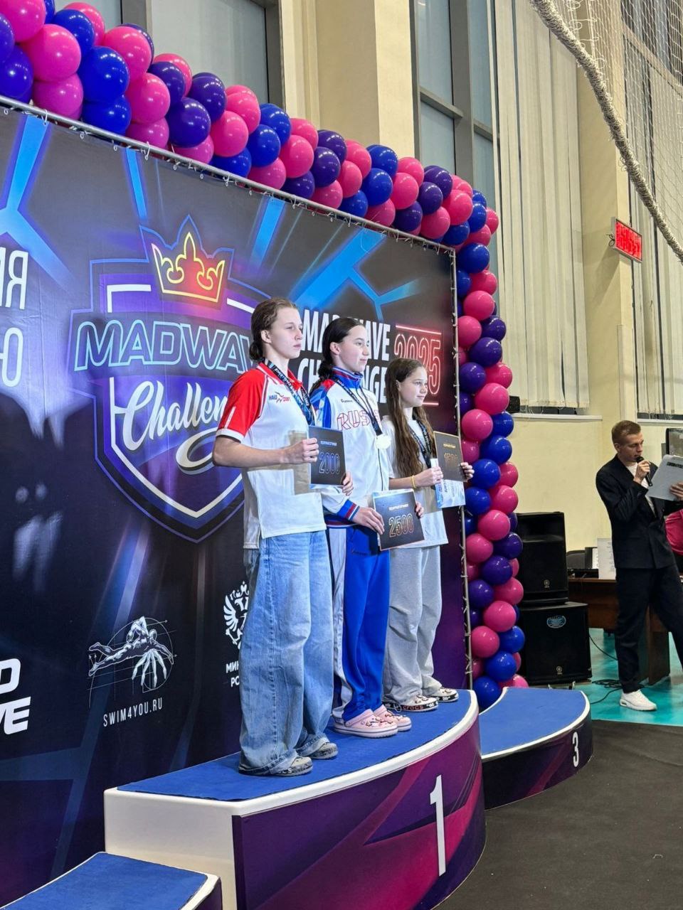 Во второй день Всероссийских соревнований по плаванию в Казани брянцы вновь поднимались на пьедестал почета Во второй день Всероссийских соревнований по плаванию в Казани брянцы вновь поднимались на пьедестал почета