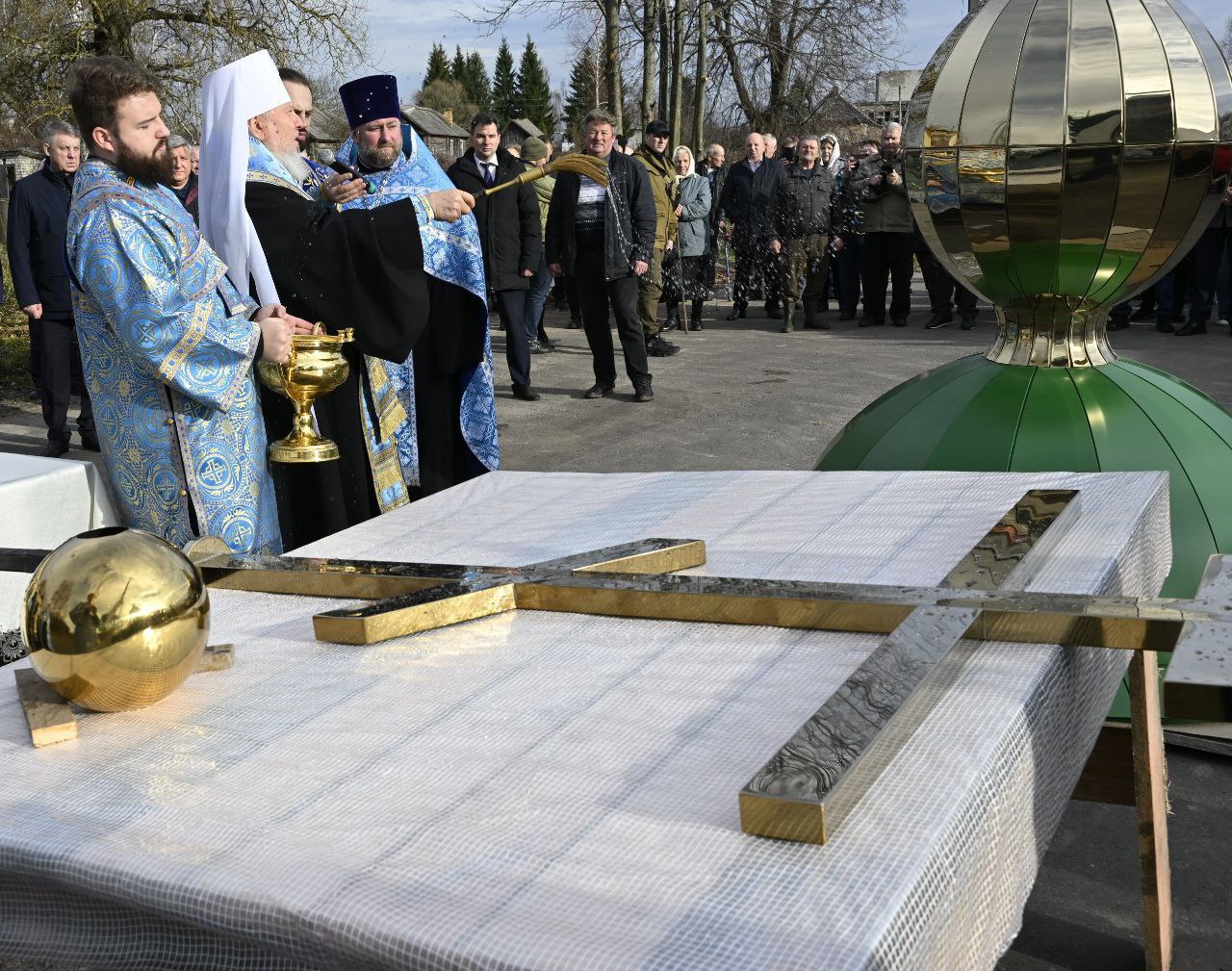 Александр Богомаз: Сегодня знаменательное событие, важный этап в возрождении святыни — освящение купола и креста храма в честь Покрова Пресвятой Богородицы Александр Богомаз: Сегодня знаменательное событие, важный этап в возрождении святыни — освящение купола и креста храма в честь Покрова Пресвятой Богородицы