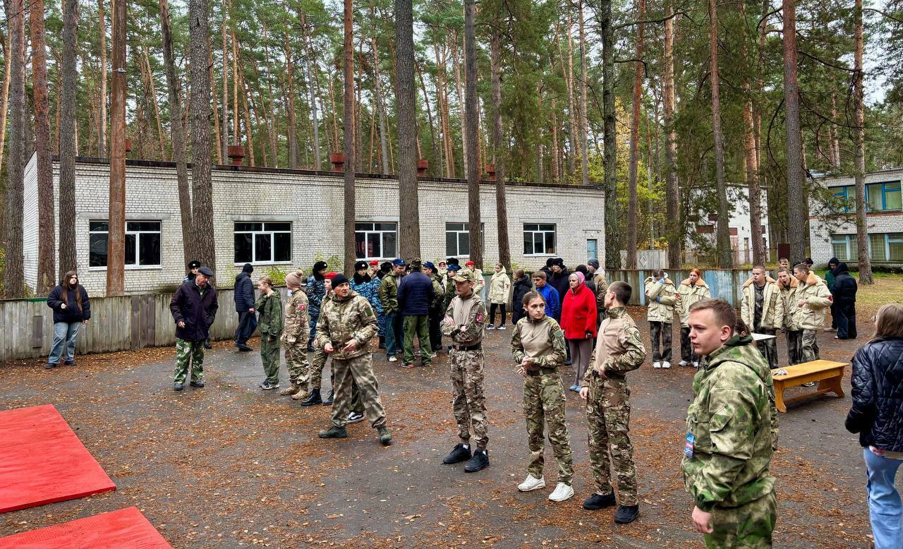 Юнармейцы Лопушской школы на областной профильной смене Юнармейцы Лопушской школы на областной профильной смене