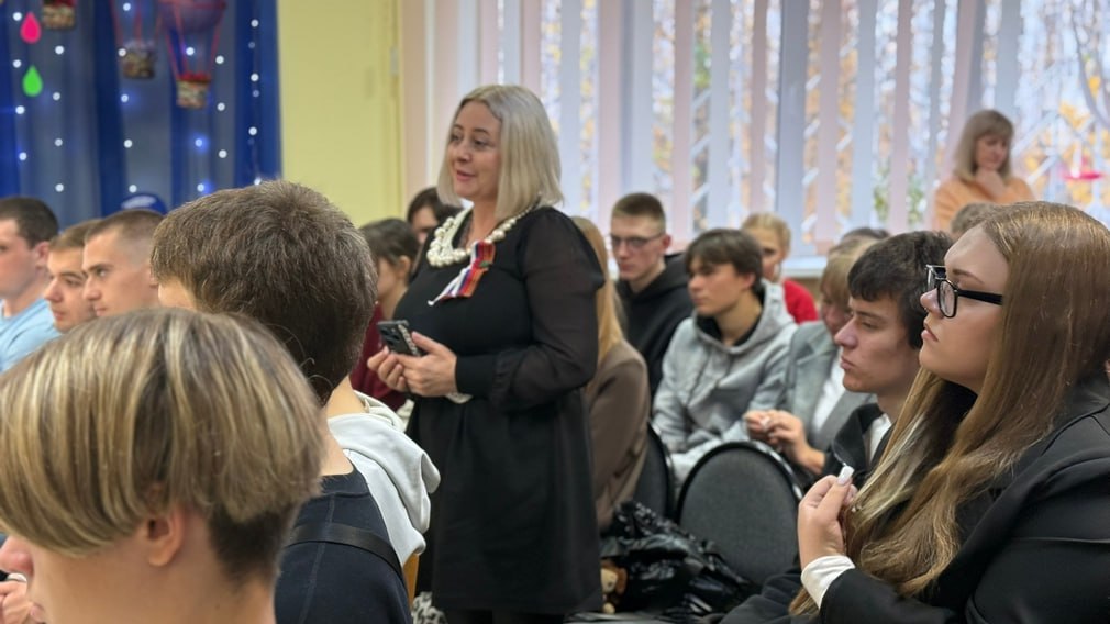 В Брянске в преддверии Дня народного единства для волонтеров провели образовательный форум В Брянске в преддверии Дня народного единства для волонтеров провели образовательный форум