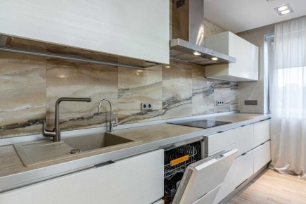 Почему сода и пар побеждают жир на вытяжке: пошаговая инструкция для идеальной чистоты