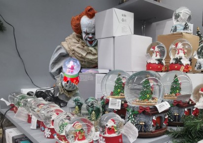 Опасные новогодние игрушки: как снежные шары могут угрожать безопасности детей