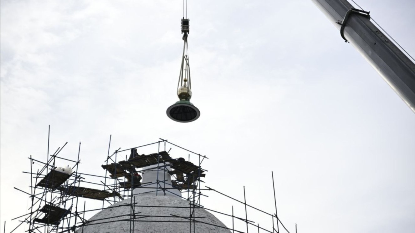 В брянском селе Селечня освятили купол и крест храма в честь Покрова Пресвятой Богородицы