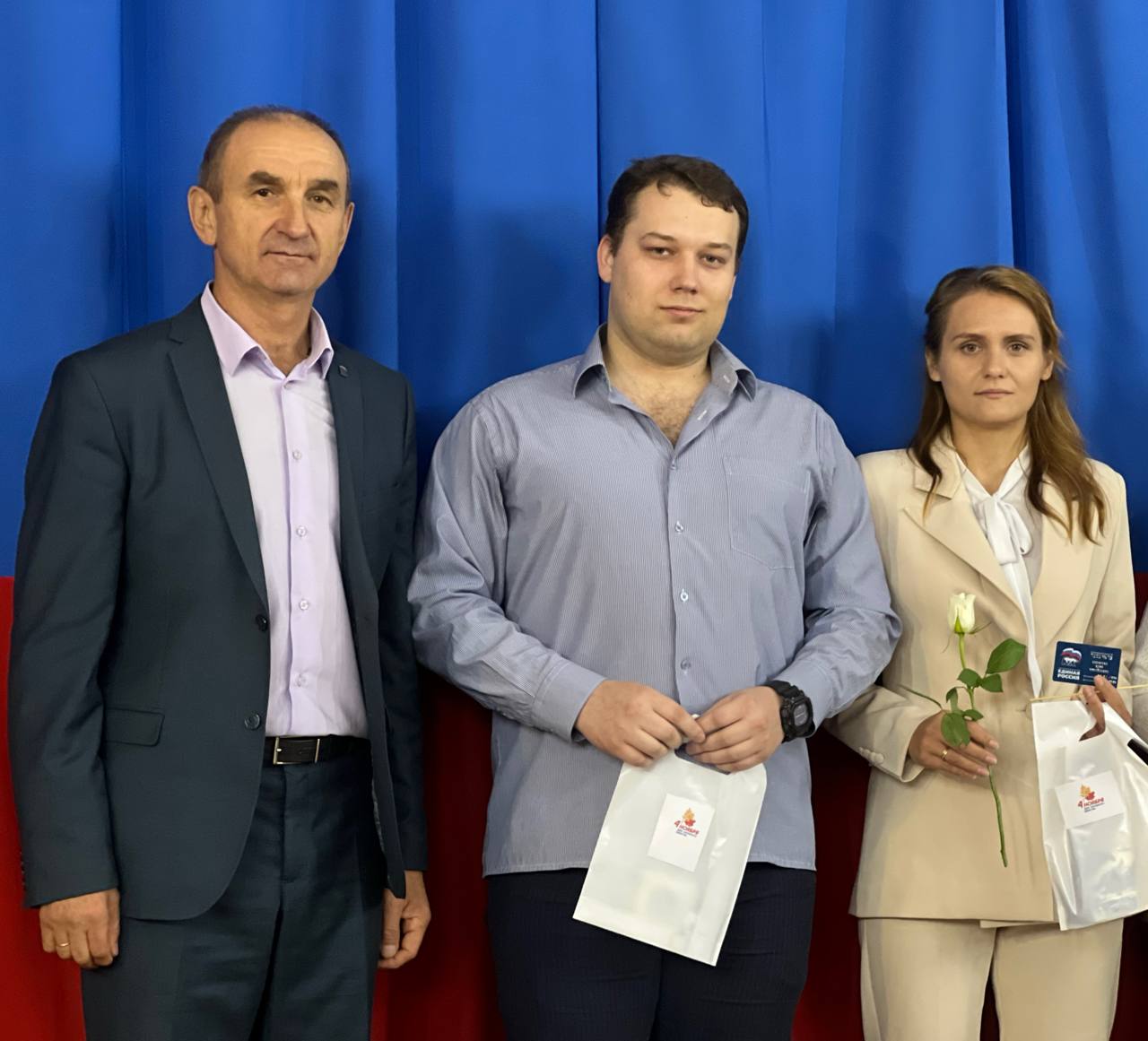 Александр Исаев: День народного единства ! В Климовском местном отделении партии «ЕДИНАЯ РОССИЯ» вручили партийные билеты Александр Исаев: День народного единства ! В Климовском местном отделении партии «ЕДИНАЯ РОССИЯ» вручили партийные билеты