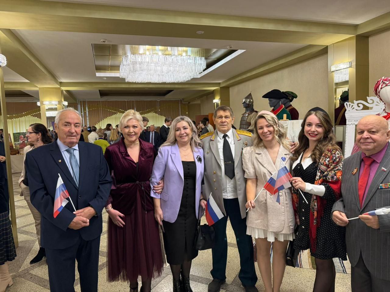 Инна Мухина: Замечательный концерт в честь Дня народного единства : поздравление Губернатора Брянской области Александра Богомаза, награждение наших достойных бойцов, проявивших свою храбрость и отвагу, встречи с близкими... Инна Мухина: Замечательный концерт в честь Дня народного единства : поздравление Губернатора Брянской области Александра Богомаза, награждение наших достойных бойцов, проявивших свою храбрость и отвагу, встречи с близкими...