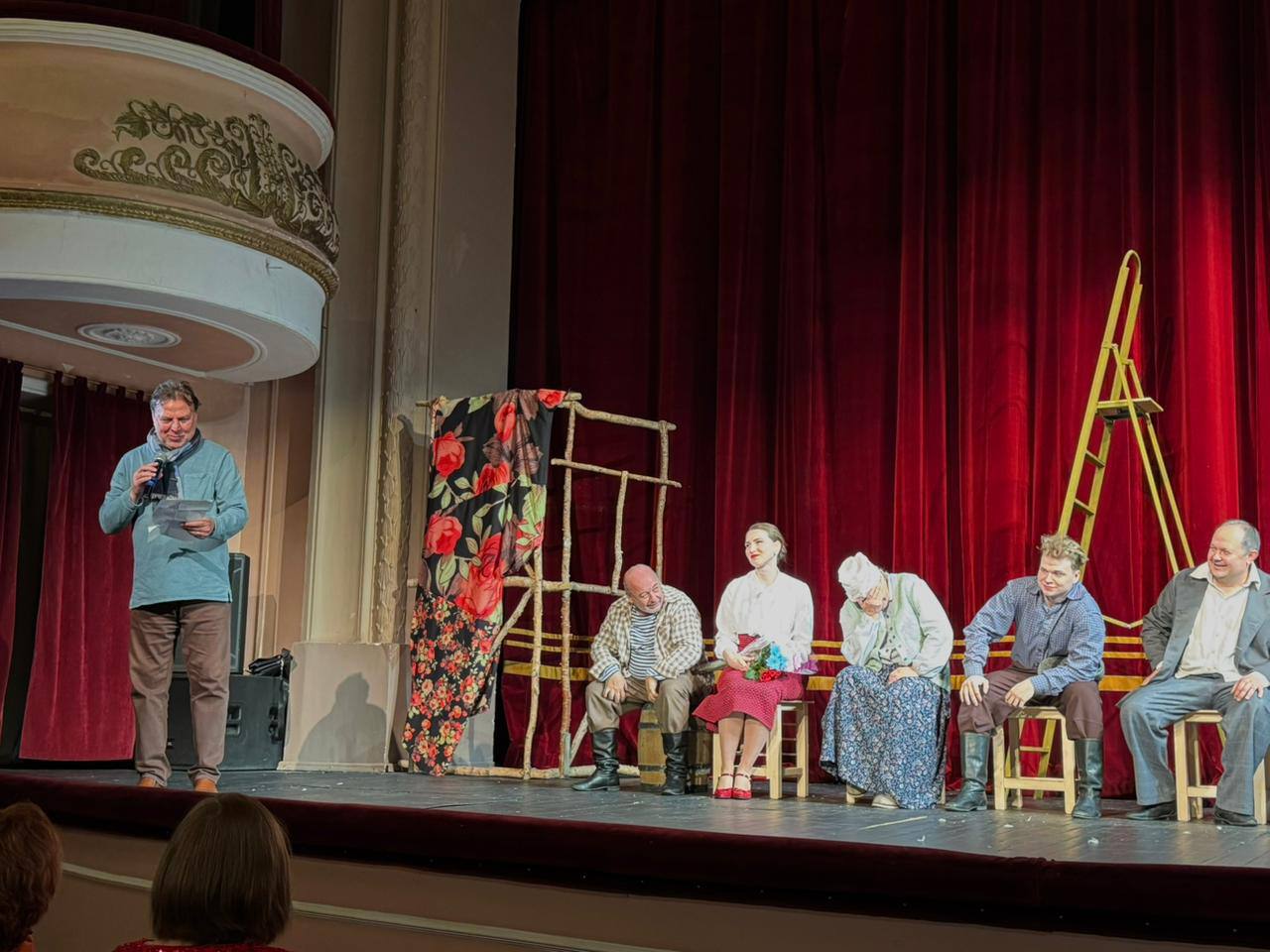 3 ноября, в рамках Всероссийской акции «Ночь искусств», артисты Брянского театра юного зрителя сыграли премьерный спектакль «Любовь и глуби» по пьесе В. Гуркина и провели Творческую встречу со зрителями, посвященную Дню...