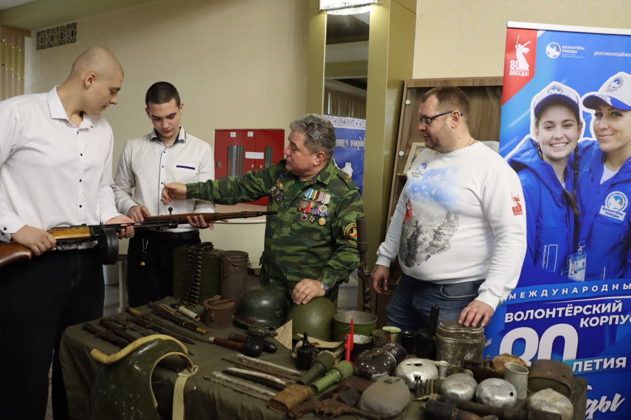 В День народного единства и Казанской иконы Божией Матери в Брянске состоялся большой театрализованный концерт! В День народного единства и Казанской иконы Божией Матери в Брянске состоялся большой театрализованный концерт!