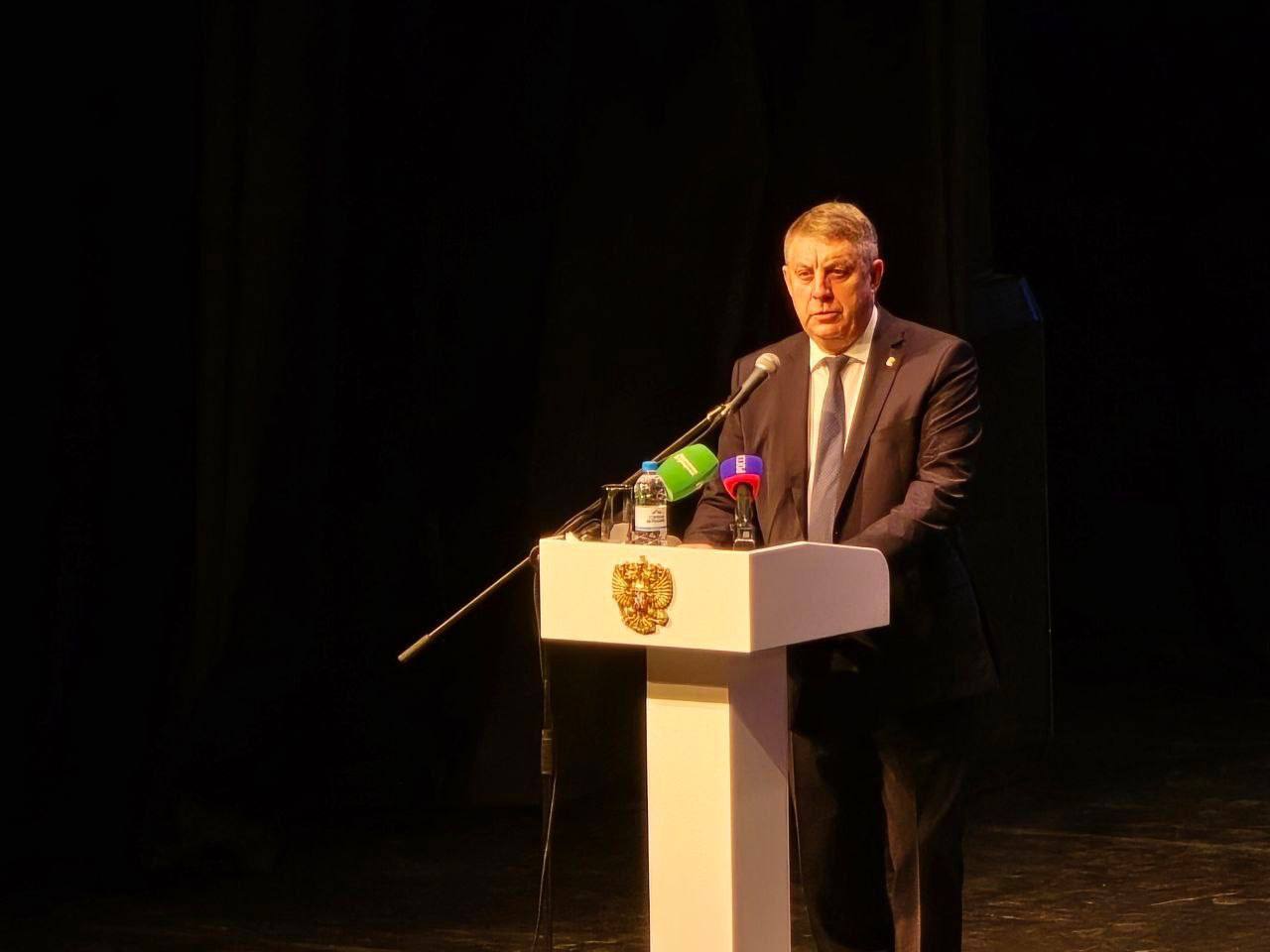 Сегодня на сцене к/з "Дружба" состоялся праздничный концерт, посвящённый Дню народного единства «Наш дом — Россия» Сегодня на сцене к/з "Дружба" состоялся праздничный концерт, посвящённый Дню народного единства «Наш дом — Россия»