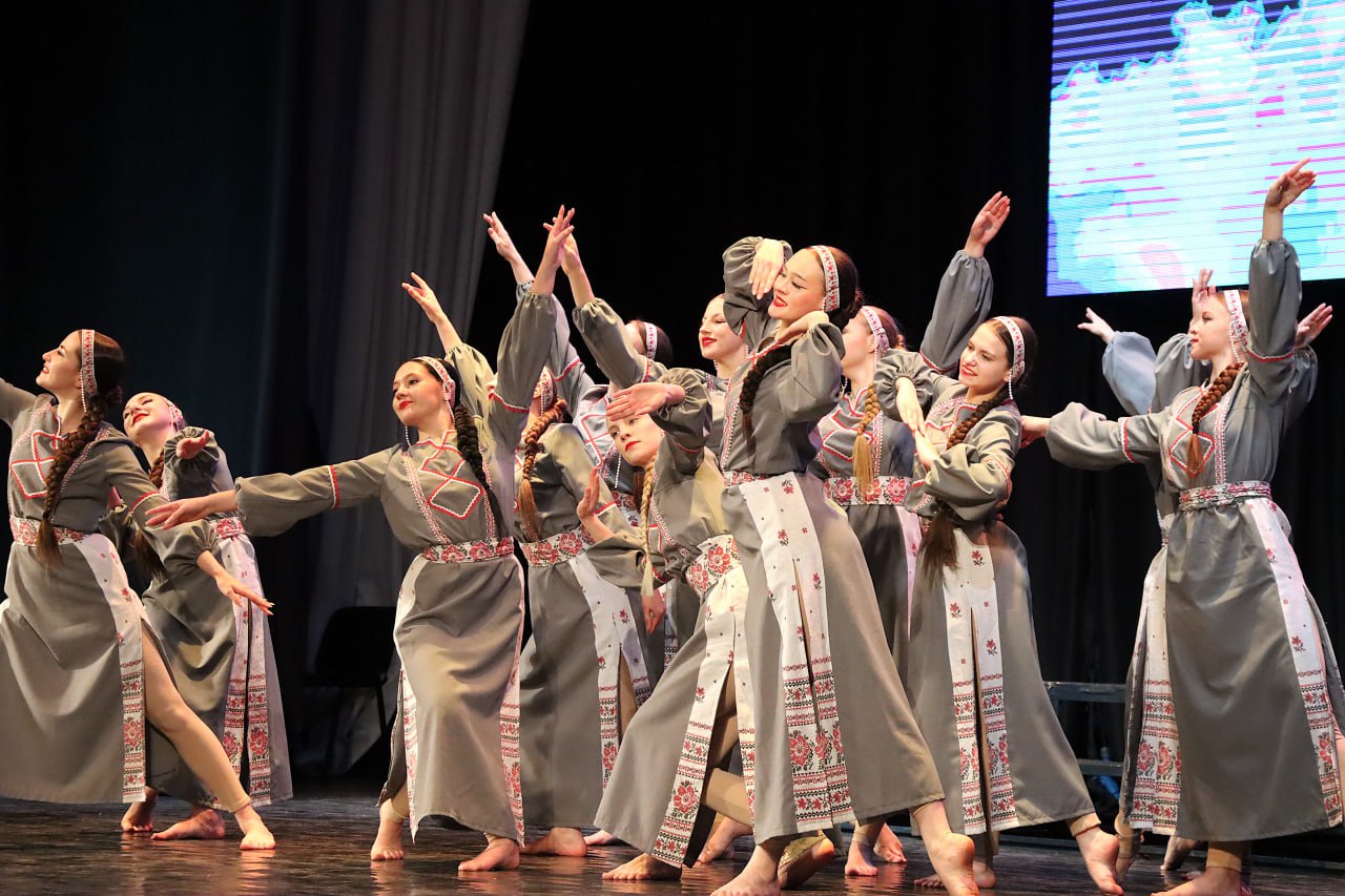 В День народного единства и Казанской иконы Божией Матери в Брянске состоялся большой театрализованный концерт! В День народного единства и Казанской иконы Божией Матери в Брянске состоялся большой театрализованный концерт!