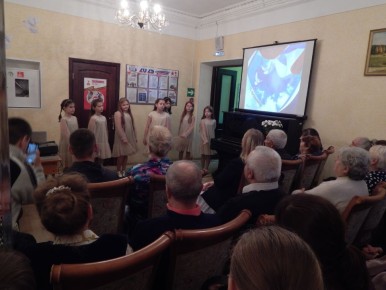 На базе оздоровительного лагеря "Огонек" с 25 по 31 октября проходила областная профильная смена "Юный спасатель"