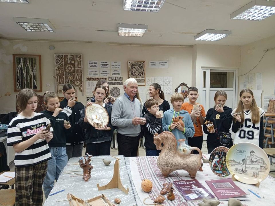 4 ноября вся Россия отмечает День народного единства 4 ноября вся Россия отмечает День народного единства