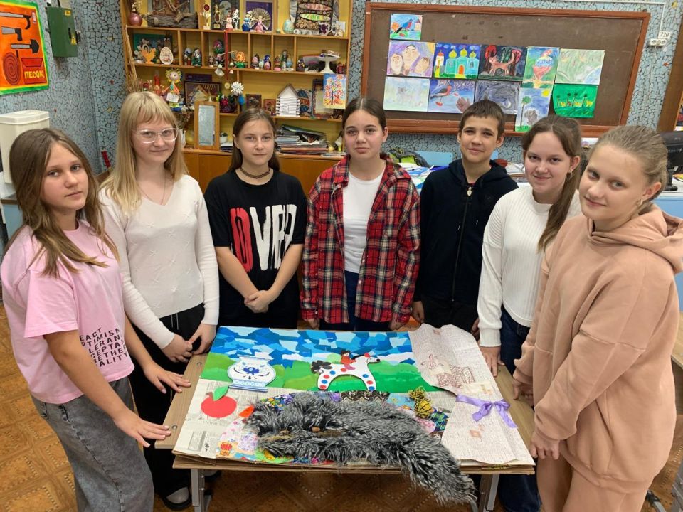 2 ноября ребята 6а класса учавствовали в освоении народного творчества, погружаясь в традиционные художественные промыслы и стили 2 ноября ребята 6а класса учавствовали в освоении народного творчества, погружаясь в традиционные художественные промыслы и стили