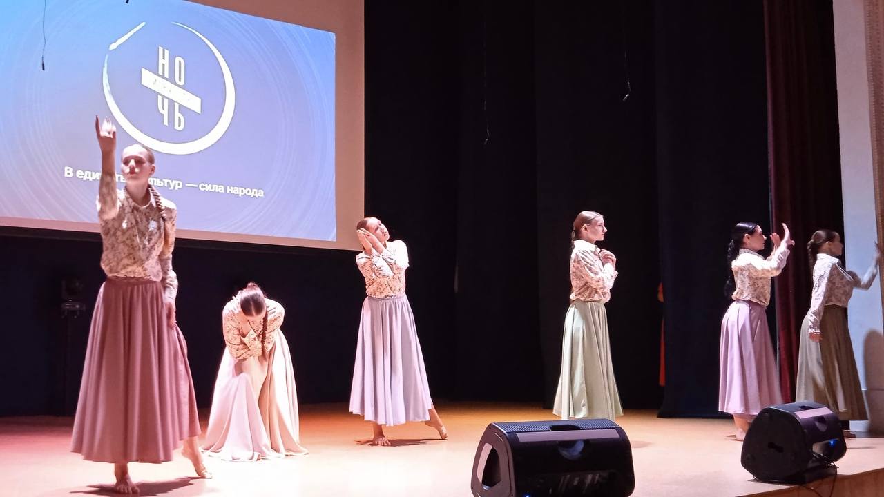 3 ноября в ДК Володарского района прошла традиционная ежегодная акция «Ночь искусств» 3 ноября в ДК Володарского района прошла традиционная ежегодная акция «Ночь искусств»