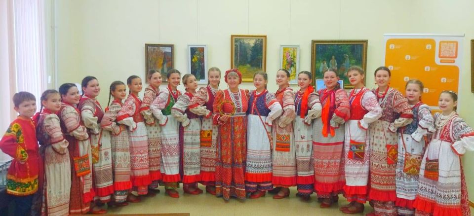 В рамках Всероссийской акции "Ночь музеев" образцовый фольклорный ансамбль «Зарянка» ( руководитель -заслуженный работник культуры Брянской области Ситникова Татьяна Васильевна) принял участие в мероприятии, которое... В рамках Всероссийской акции "Ночь музеев" образцовый фольклорный ансамбль «Зарянка» ( руководитель -заслуженный работник культуры Брянской области Ситникова Татьяна Васильевна) принял участие в мероприятии, которое...