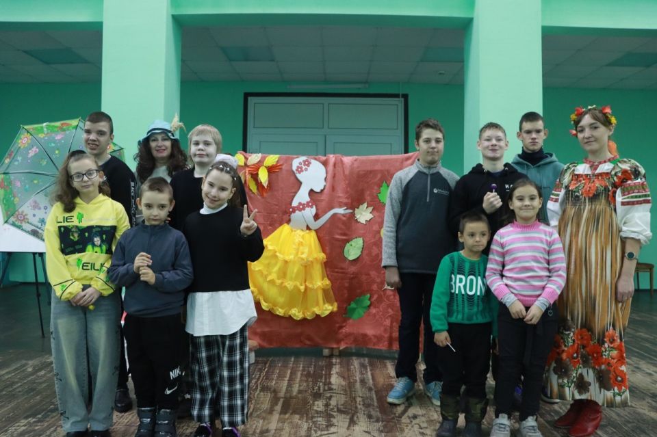 В уютном зале Навлинского районного дома культуры прошло увлекательное игровое мероприятие для ребят отделения дневного пребывания и реабилитации комплексного центра В уютном зале Навлинского районного дома культуры прошло увлекательное игровое мероприятие для ребят отделения дневного пребывания и реабилитации комплексного центра