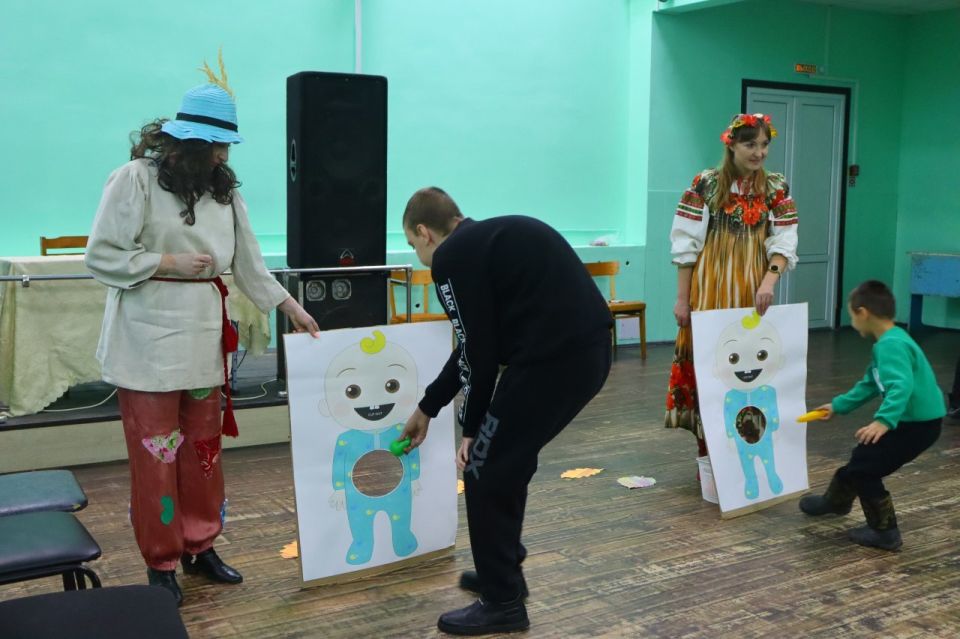 В уютном зале Навлинского районного дома культуры прошло увлекательное игровое мероприятие для ребят отделения дневного пребывания и реабилитации комплексного центра В уютном зале Навлинского районного дома культуры прошло увлекательное игровое мероприятие для ребят отделения дневного пребывания и реабилитации комплексного центра