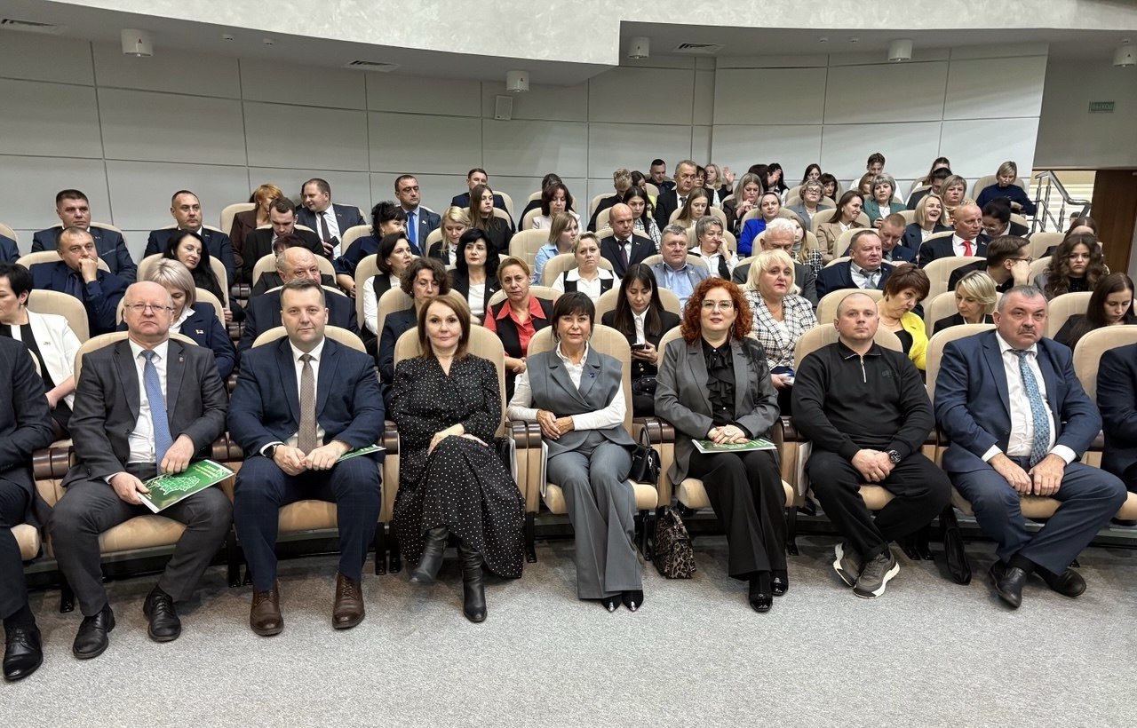 Делегация Брянской области в День народного единства приняла участие в форуме гражданских инициатив «От идеи – к результату» в Гомеле Республики Беларусь Делегация Брянской области в День народного единства приняла участие в форуме гражданских инициатив «От идеи – к результату» в Гомеле Республики Беларусь