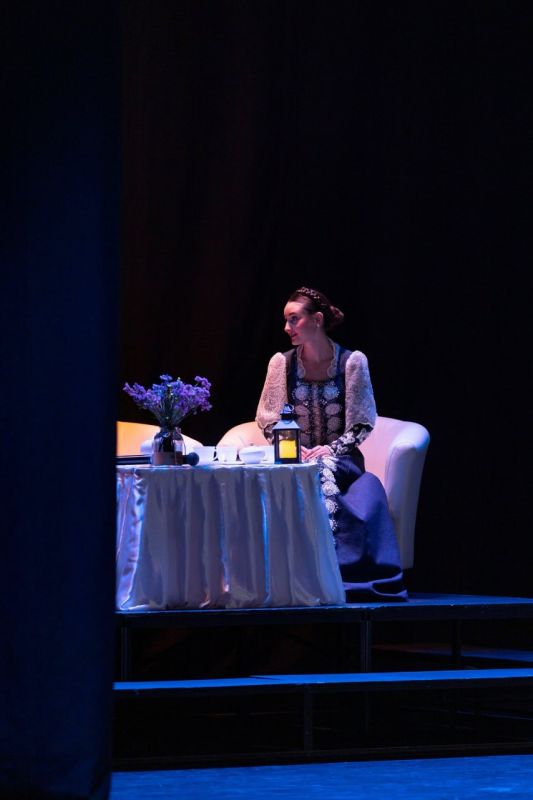 Ах, этот вечный, искренний романс Ах, этот вечный, искренний романс