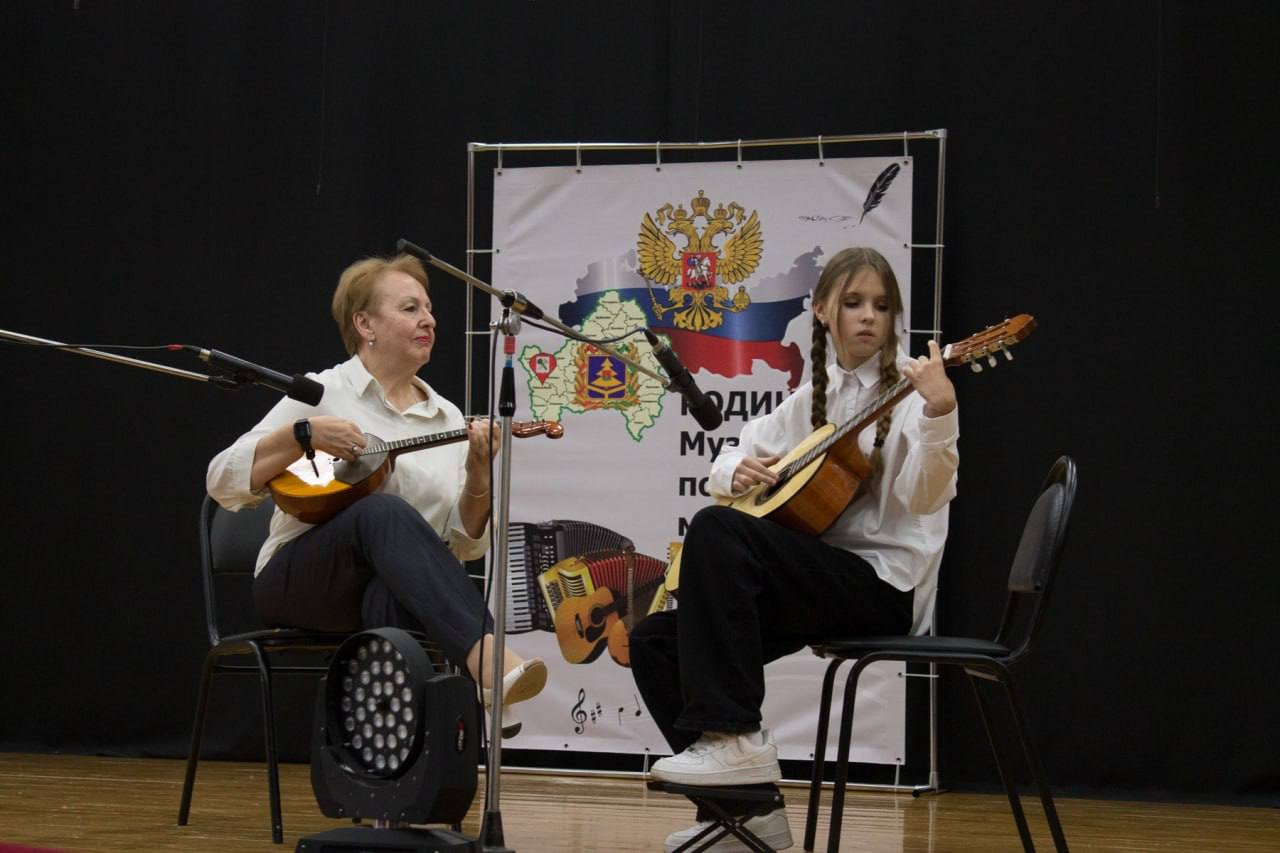 ДЕТСКИЕ ШКОЛЫ ИСКУССТВ ПРИНЯЛИ УЧАСТИЕ В АКЦИИ «В ЕДИНСТВЕ НАРОДА – СИЛА РОССИИ» ДЕТСКИЕ ШКОЛЫ ИСКУССТВ ПРИНЯЛИ УЧАСТИЕ В АКЦИИ «В ЕДИНСТВЕ НАРОДА – СИЛА РОССИИ»