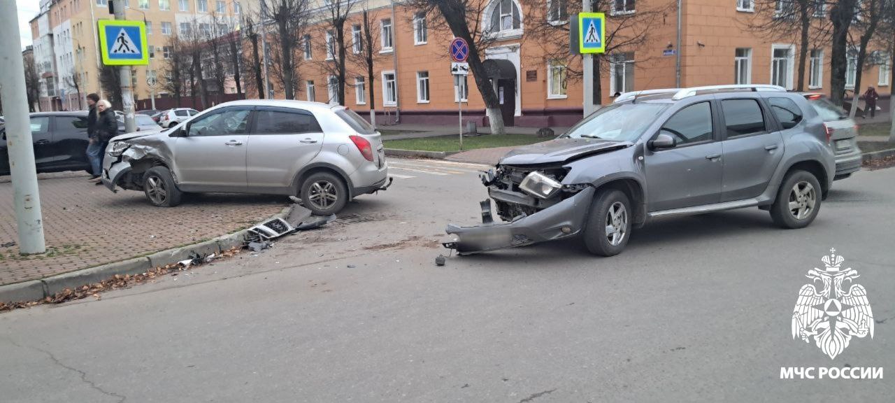 Пожарно – спасательное подразделение приняло участие в ликвидации последствий ДТП в Брянске