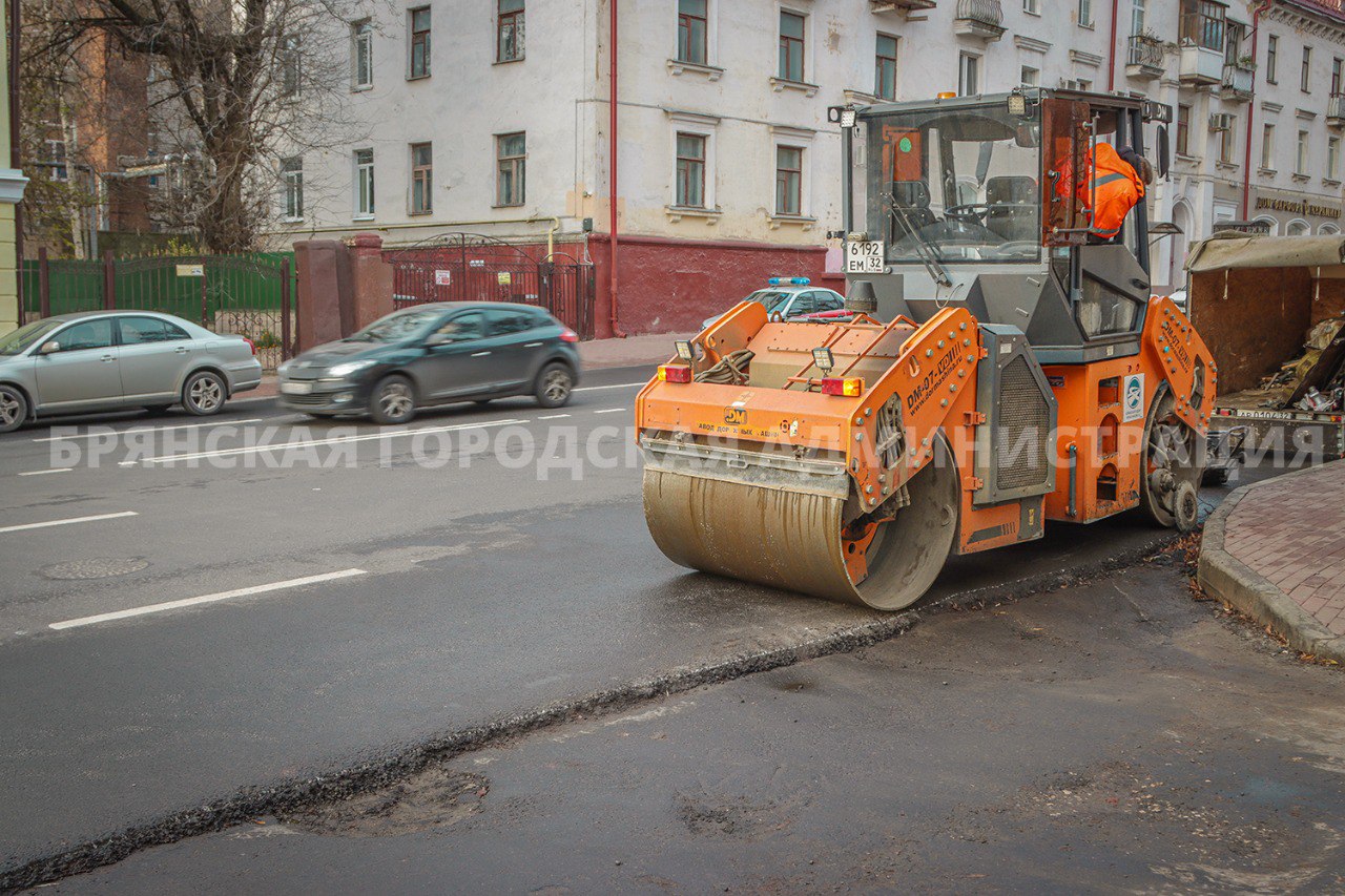 На улице Горького открыли движение автомобилей На улице Горького открыли движение автомобилей