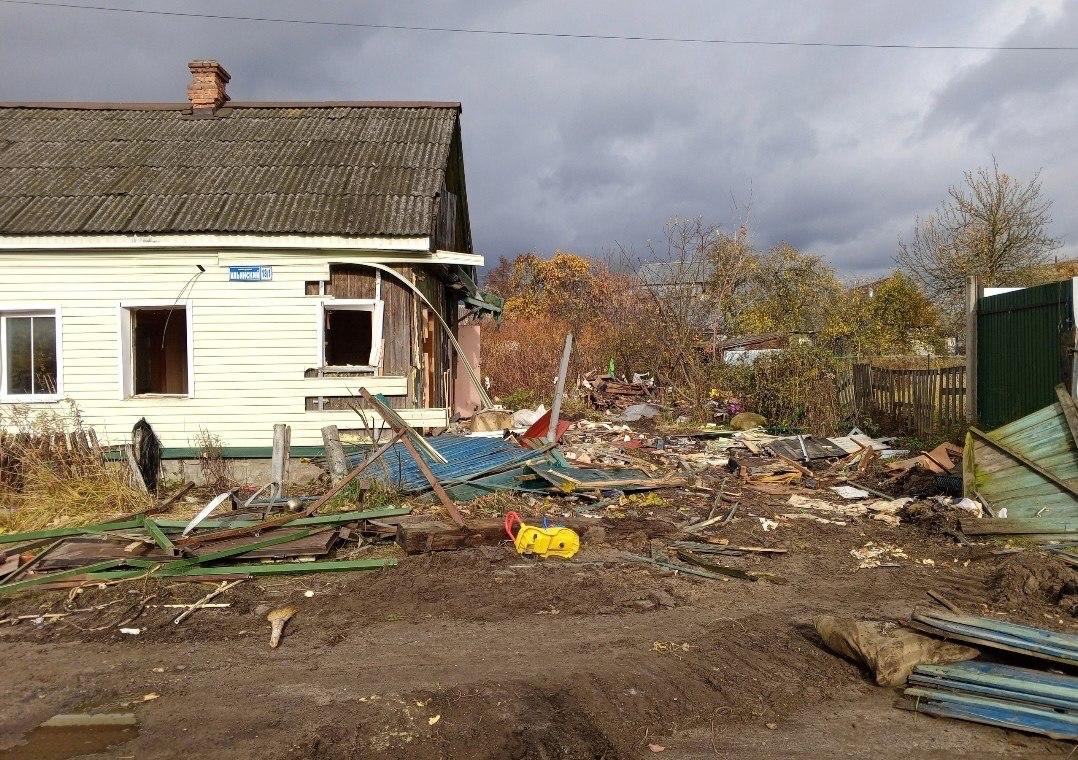 — Видишь цыган?. — Нет