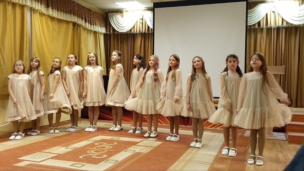 4 ноября в России отметили День народного единства — праздник, символизирующий сплочённость всех народов и поколений 4 ноября в России отметили День народного единства — праздник, символизирующий сплочённость всех народов и поколений