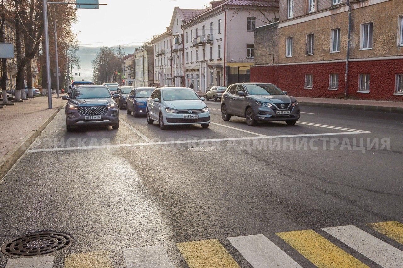 На улице Горького в Брянске открыли движение автомобилей На улице Горького в Брянске открыли движение автомобилей