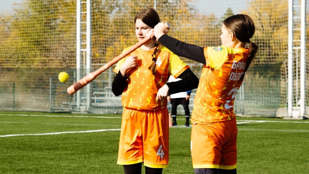 С 19 по 25 октября 2025 года в г. Волжский Волгоградской области проходило Первенство России по лапте среди юниоров и юниорок 15-17 лет С 19 по 25 октября 2025 года в г. Волжский Волгоградской области проходило Первенство России по лапте среди юниоров и юниорок 15-17 лет