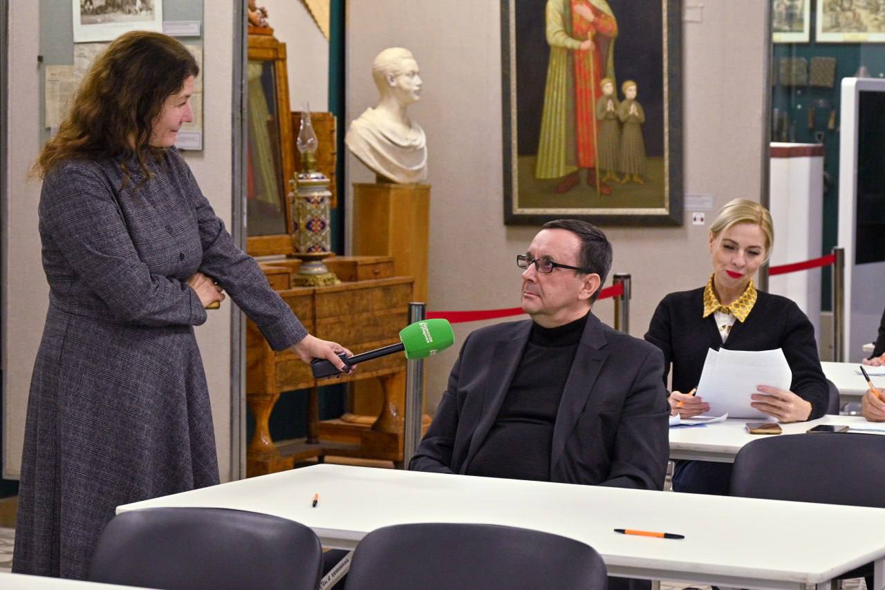 6 ноября 2025 года в Брянском государственном краеведческом музее прошла Международная просветительская акция «Большой этнографический диктант», которая позволила проверить свои знания и стать частью уникального... 6 ноября 2025 года в Брянском государственном краеведческом музее прошла Международная просветительская акция «Большой этнографический диктант», которая позволила проверить свои знания и стать частью уникального...