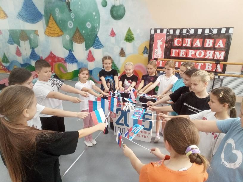 5 ноября Игра-квест "Мы едины,мы дружны!" посвящена Дню народного единства 5 ноября Игра-квест "Мы едины,мы дружны!" посвящена Дню народного единства