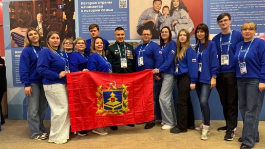 Брянские активисты в эти дни участвуют в общероссийском Форуме волонтерского корпуса 80-летия Победы, который проходит в Москве