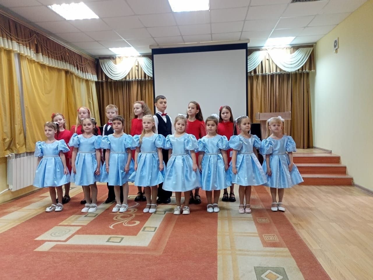 4 ноября в России отметили День народного единства — праздник, символизирующий сплочённость всех народов и поколений 4 ноября в России отметили День народного единства — праздник, символизирующий сплочённость всех народов и поколений