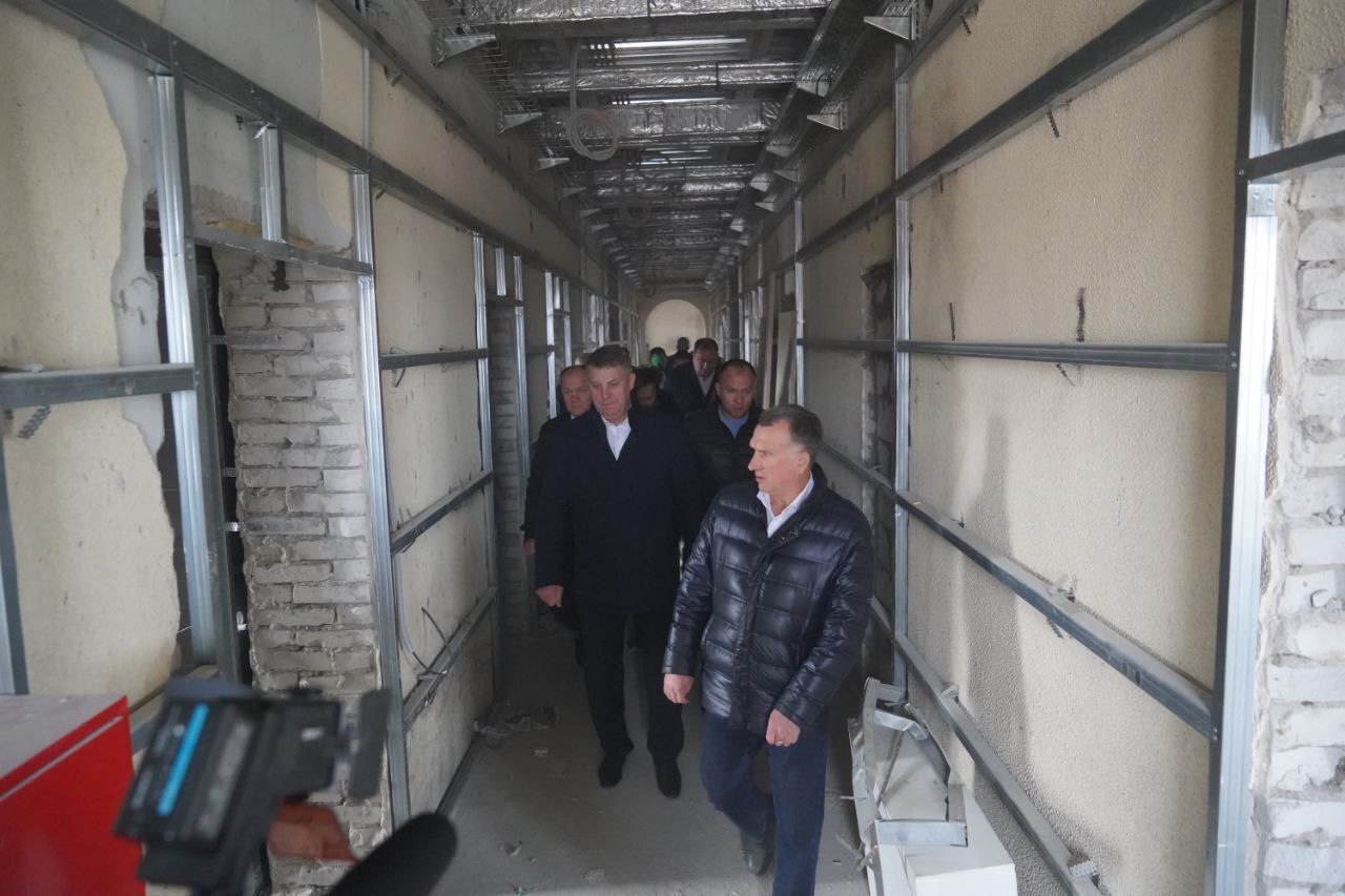 Губернатор Александр Богомаз провел рабочее совещание в филиале Первого Московского государственного медицинского университета имени И.М. Сеченова Губернатор Александр Богомаз провел рабочее совещание в филиале Первого Московского государственного медицинского университета имени И.М. Сеченова