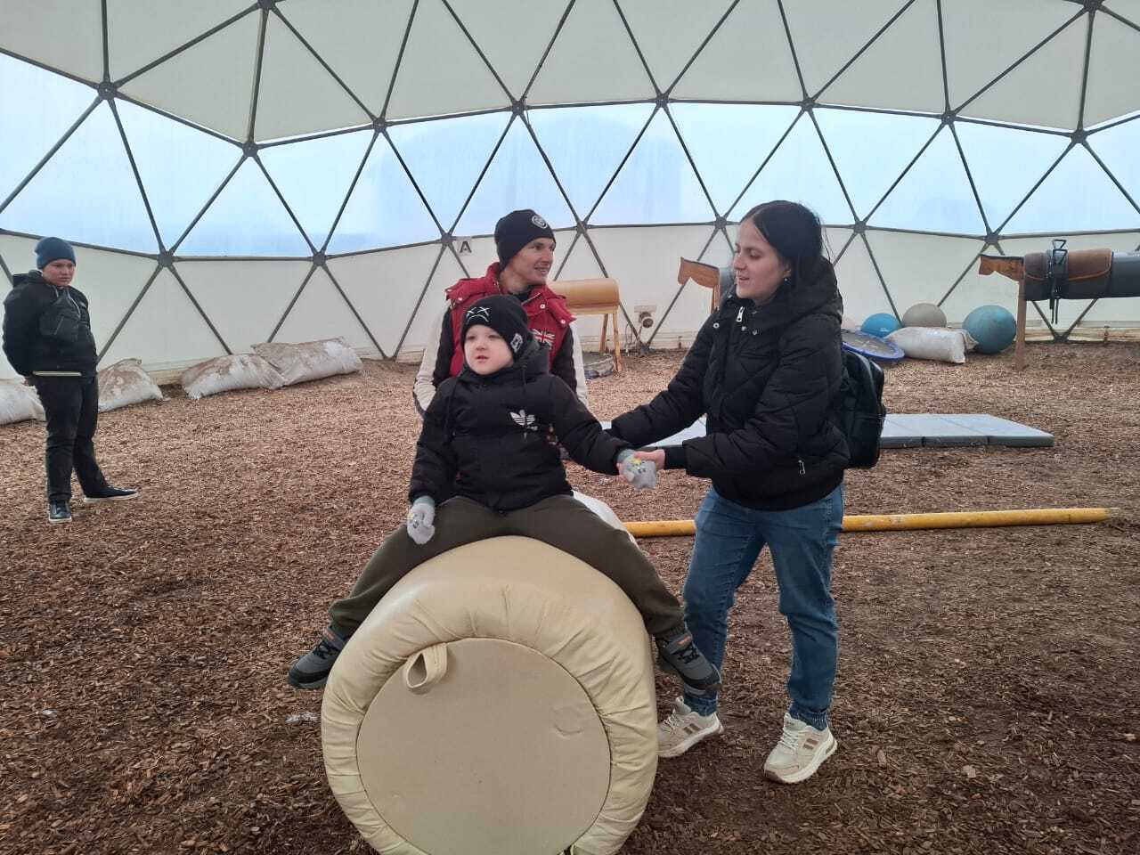 В октябре ребята с ограниченными возможностями здоровья и их родители дважды стали участниками проекта «Тропа здоровья – раскрываем потенциал, расширяем возможности!», организованного АНО «Пони-клуб Брянск» В октябре ребята с ограниченными возможностями здоровья и их родители дважды стали участниками проекта «Тропа здоровья – раскрываем потенциал, расширяем возможности!», организованного АНО «Пони-клуб Брянск»