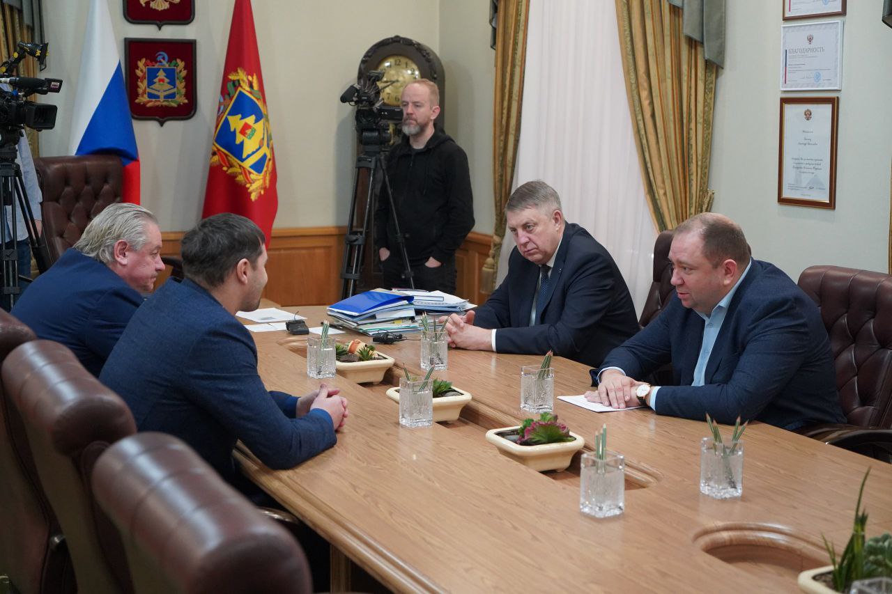 Александр Богомаз: Футбольный клуб «Динамо-Брянск» стал победителем своей группы в турнире Второй лиги дивизиона «Б» по итогам сезона 2025 года Александр Богомаз: Футбольный клуб «Динамо-Брянск» стал победителем своей группы в турнире Второй лиги дивизиона «Б» по итогам сезона 2025 года