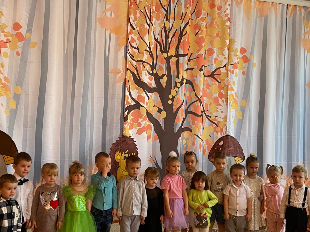 В нашем детском саду, прошло замечательное и яркое мероприятие — «Осенний бал» В нашем детском саду, прошло замечательное и яркое мероприятие — «Осенний бал»
