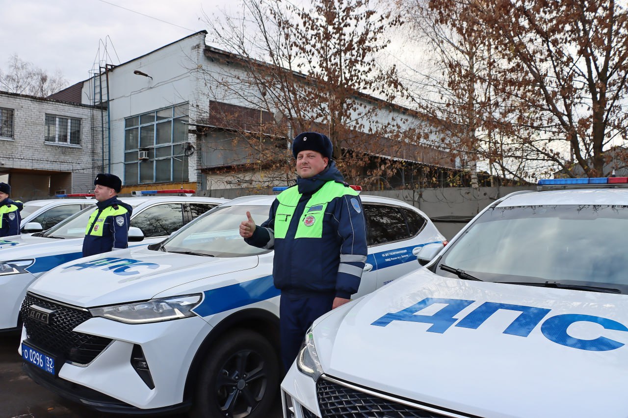 В преддверии Дня сотрудников органов внутренних дел в Брянске на улице Телевизорной распахнуло двери новое здание УМВД России по Брянской области! В нём размещены межрайонный отдел регистрационно-экзаменационной работы... В преддверии Дня сотрудников органов внутренних дел в Брянске на улице Телевизорной распахнуло двери новое здание УМВД России по Брянской области! В нём размещены межрайонный отдел регистрационно-экзаменационной работы...