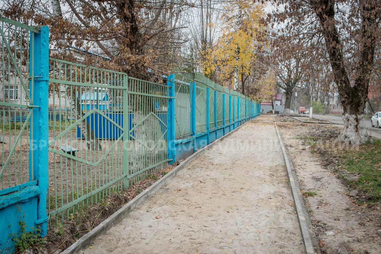 В Бежицком районе продолжается ремонт улицы Камозина В Бежицком районе продолжается ремонт улицы Камозина