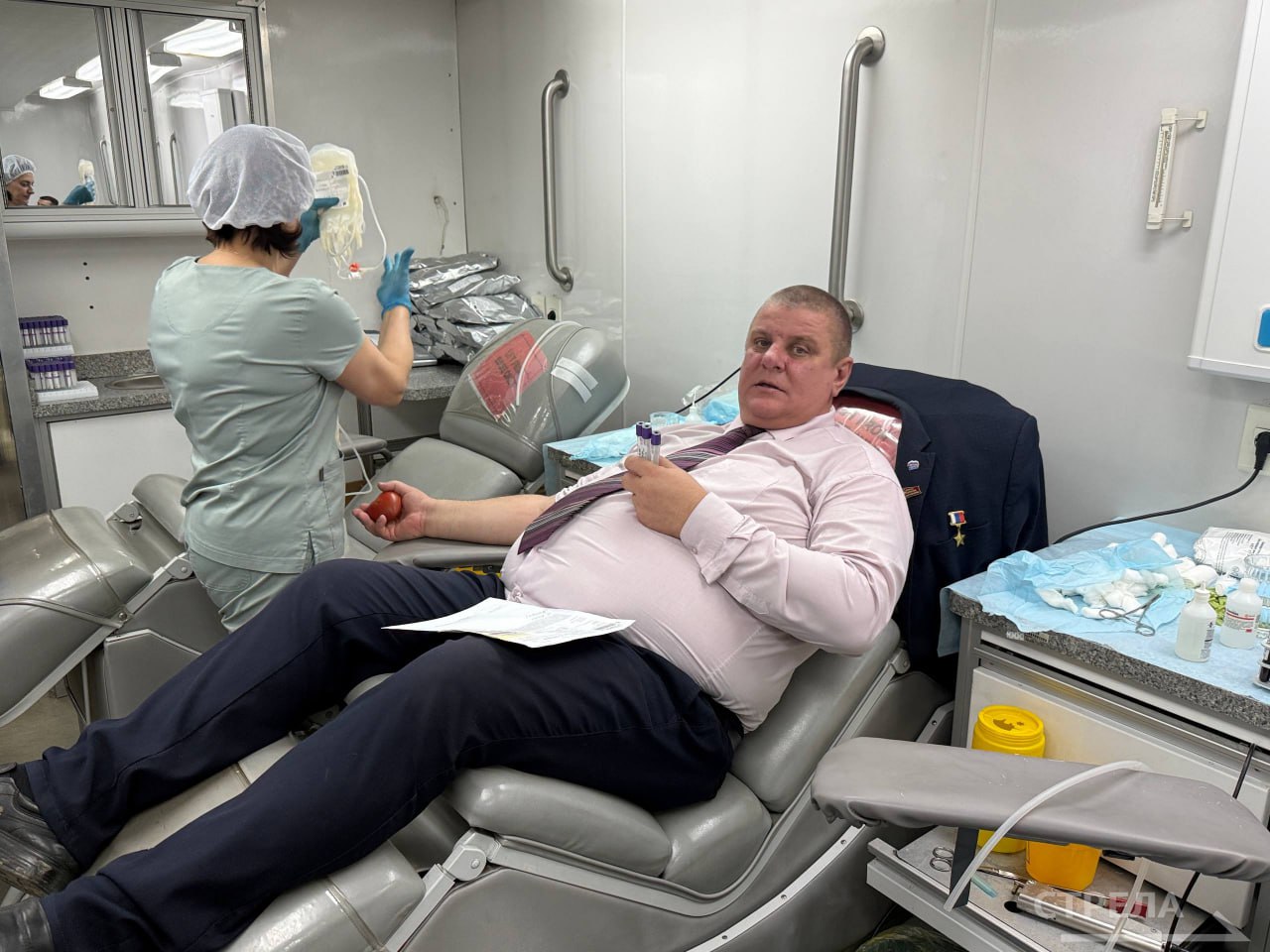 В центре Брянска сегодня, 7 ноября, проходит благотворительная донорская акция В центре Брянска сегодня, 7 ноября, проходит благотворительная донорская акция