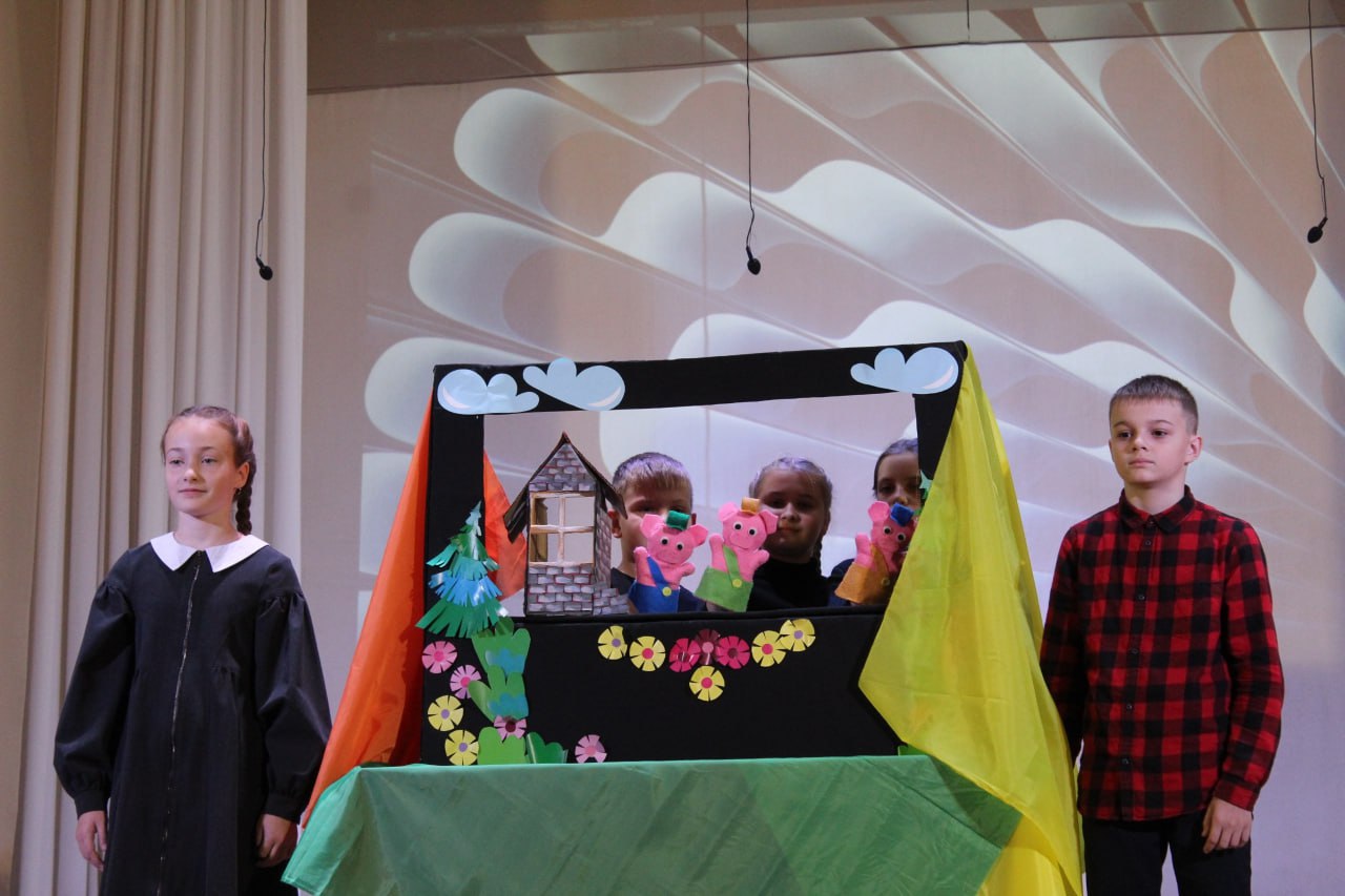 Фестиваль школьных театров «Классика в классы», посвящённый 80-летию Великой Победы, выходит на самую яркую стадию — очные просмотры школьных театров в районах Брянской области! Фестиваль школьных театров «Классика в классы», посвящённый 80-летию Великой Победы, выходит на самую яркую стадию — очные просмотры школьных театров в районах Брянской области!