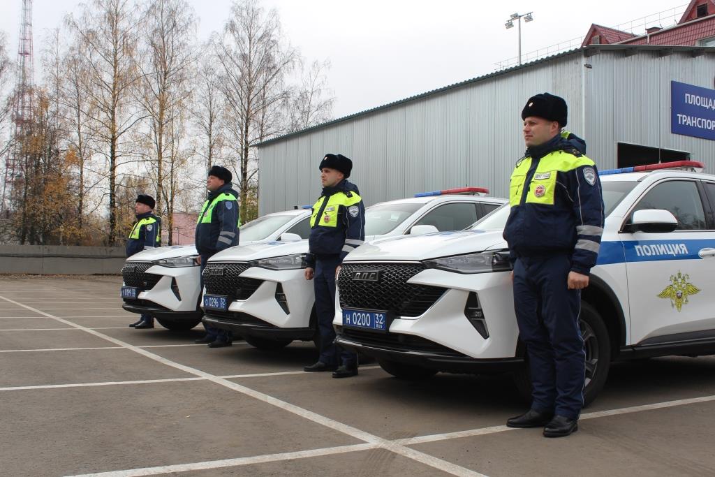 В Брянске торжественно открыли обновленное здание для нескольких подразделений полиции В Брянске торжественно открыли обновленное здание для нескольких подразделений полиции