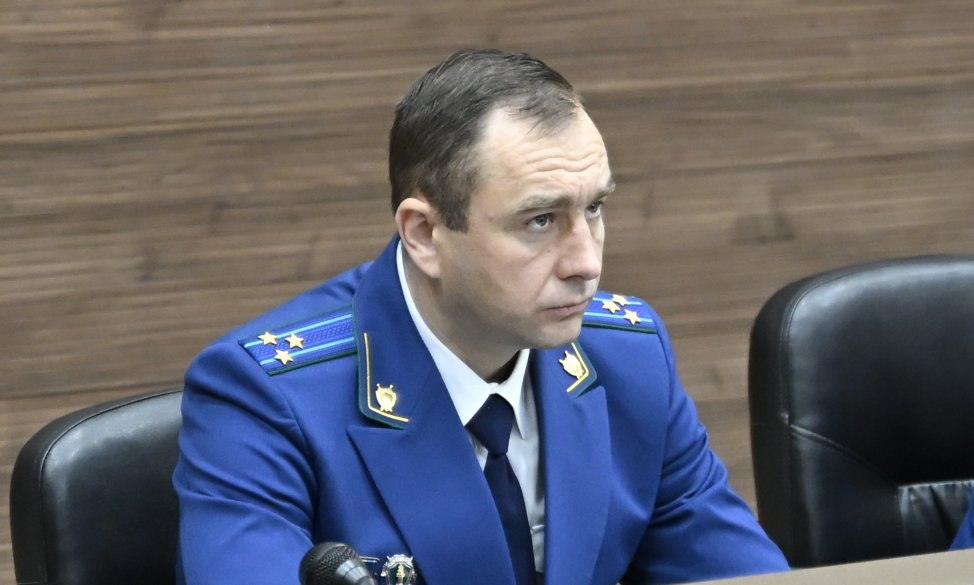 Александр Богомаз: Я рад приветствовать в нашем приграничном регионе, на нашей славной и героической Брянской земле нового прокурора Владимира Яковлевича Мосина! Его представил заместитель Генерального прокурора Российской... Александр Богомаз: Я рад приветствовать в нашем приграничном регионе, на нашей славной и героической Брянской земле нового прокурора Владимира Яковлевича Мосина! Его представил заместитель Генерального прокурора Российской...