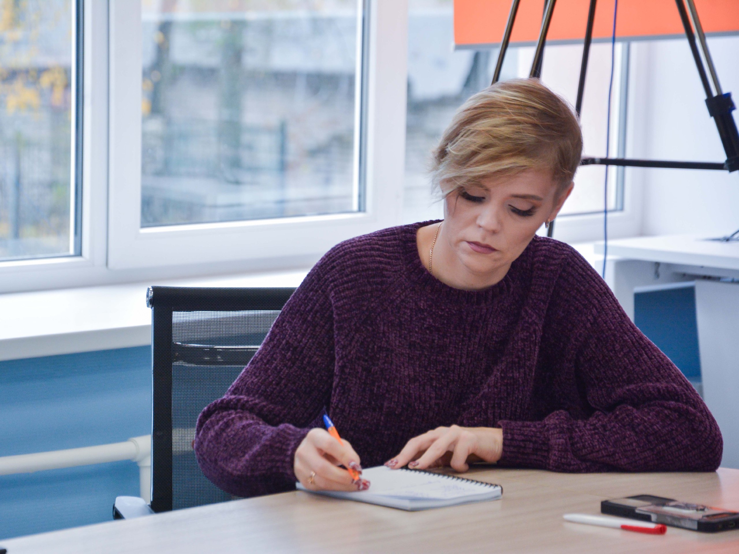 31 октября в Кадровом центре "Работа России" города Брянска прошла пятая встреча коллективного офиса "Мама-профи" -путешествие в мир гармонии, расслабления и внутренней энергии.На мероприятии выступили два профессионала... 31 октября в Кадровом центре "Работа России" города Брянска прошла пятая встреча коллективного офиса "Мама-профи" -путешествие в мир гармонии, расслабления и внутренней энергии.На мероприятии выступили два профессионала...